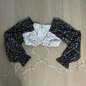 NWOT Floral Tie Front Long Sleeve Milkmaid Top Small